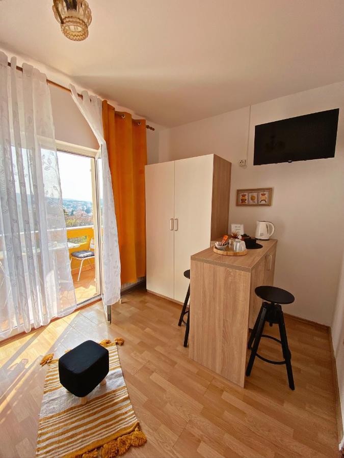 The Manzoni Family 5 Hotell Punat Eksteriør bilde